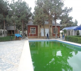 Merdekan baglarinda Qosa Qala restoranin yaninda  bag evi satilir, -1