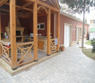 Merdekan baglarinda Qosa Qala restoranin yaninda  bag evi satilir, -4
