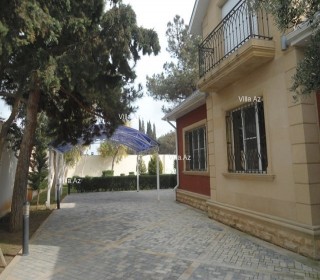 Merdekan baglarinda Qosa Qala restoranin yaninda  bag evi satilir, -6