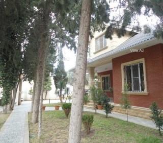 Merdekan baglarinda Qosa Qala restoranin yaninda  bag evi satilir, -7