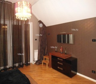 Merdekan baglarinda Qosa Qala restoranin yaninda  bag evi satilir, -8