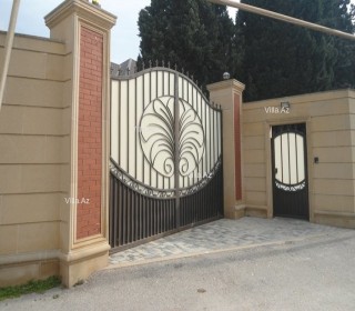 Merdekan baglarinda Qosa Qala restoranin yaninda  bag evi satilir, -9