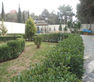 Merdekan baglarinda Qosa Qala restoranin yaninda  bag evi satilir, -10