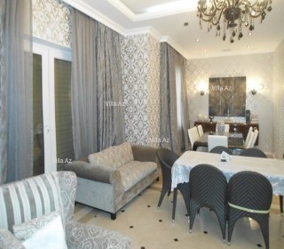 Merdekan baglarinda Qosa Qala restoranin yaninda  bag evi satilir, -16