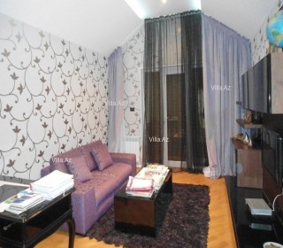 Merdekan baglarinda Qosa Qala restoranin yaninda  bag evi satilir, -18