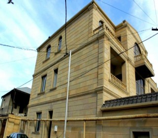 Asiman restoranının yanı 3 mərtəbəli villa satılır, -1