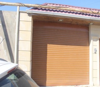 Bakida Asiman restoraninin arxasinda 2 mertebeli ev satilir, -3