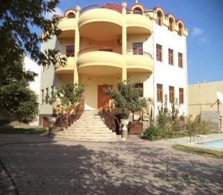 RAzin dagin ustunde 10 sotda ev satilir, -1