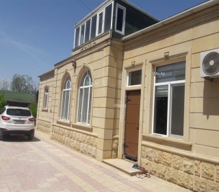 Zabrat qəsəbəsində ən gözəl yerində ev almaq. 9 sot, -1