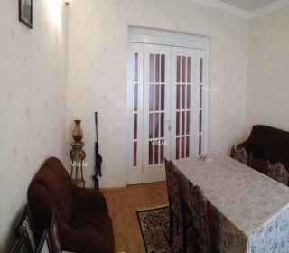 Kürdəxanıda bag evi satılır. Bakı Dairəvi yoluna 300 m məsafə, -5