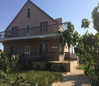 Kürdəxanıda bag evi satılır. Bakı Dairəvi yoluna 300 m məsafə, -13