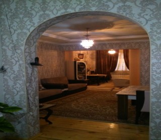 Satılır Həyət evi, Xətai.r, Xalqlar Dostluğu m..m-5