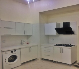 Satılır Köhnə Tikili, Səbail.r, 28 May.m-10