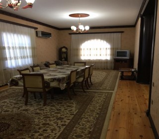 Qala qəsəbəsində, müasir üslubda tikilmiş, 2 mərtəbəli bağ evi, -2