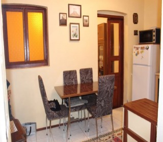 Satılır Köhnə Tikili, Səbail.r, İçərişəhər.m-3