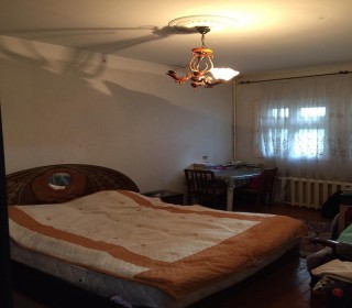Satılır Köhnə Tikili, Yasamal.r, Yasamal, İnşaatçılar.m-1