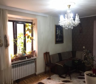 Satılır Köhnə Tikili, Yasamal.r, Yasamal, İnşaatçılar.m-3