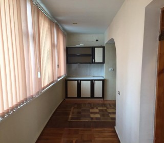 Satılır Köhnə Tikili, Yasamal.r, Yasamal, İnşaatçılar.m-12