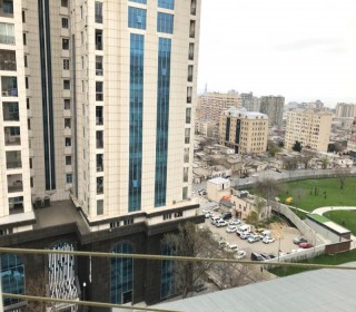 Satılır Köhnə Tikili, Yasamal.r-11