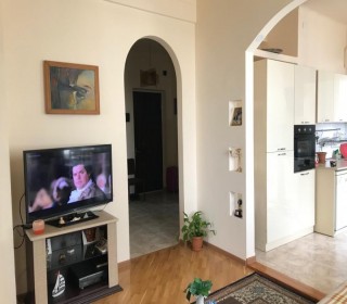 Satılır Köhnə Tikili, Yasamal.r-12