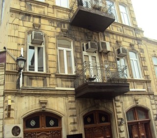 Satılır Həyət evi, Səbail.r, İçərişəhər.m-1