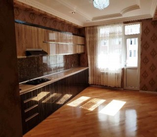 Satılır Yeni Tikili, Xətai.r, H.Aslanov, Həzi Aslanov.m-1