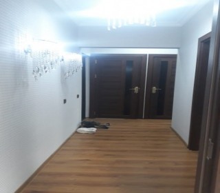 Satılır Köhnə Tikili, Binəqədi.r, 6-cı mikrorayon, Memar Əcəmi.m-12