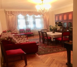 Satılır Köhnə Tikili, Nəsimi.r, 28 May.m-1