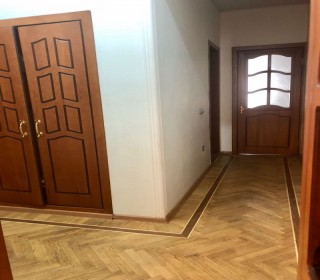Satılır Köhnə Tikili, Nəsimi.r, 28 May.m-5