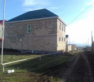 Satılır Həyət evi, Oğuz.ş-1