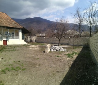 Satılır Həyət evi, Oğuz.ş-1
