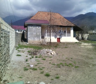 Satılır Həyət evi, Oğuz.ş-2