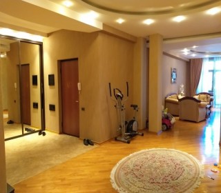 Satılır Yeni Tikili, Nəsimi.r, 28 May.m-10