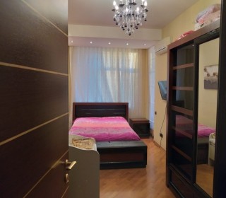 Satılır Yeni Tikili, Nəsimi.r, 28 May.m-12
