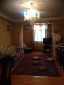 Satılır Köhnə Tikili, Sabunçu.r, Bakıxanov-8