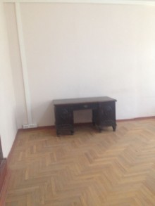 Satılır Köhnə Tikili, Səbail.r, Sahil.m-15