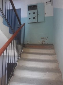 Badamdarda kohne binada iki otaqli ev, -6