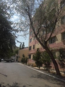 Badamdarda kohne binada iki otaqli ev, -8