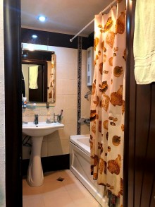 Satılır Köhnə Tikili, Sabunçu.r, Bakıxanov-7