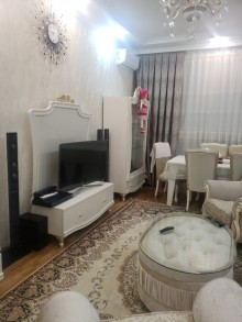Satılır Yeni Tikili, Binəqədi.r, 8-ci mikrorayon, Azadlıq.m-15