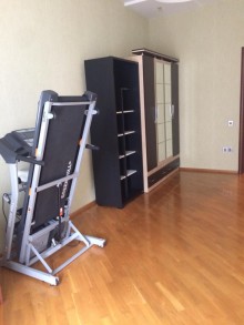 Satılır Yeni Tikili, Nəsimi.r-8