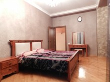 Satılır Yeni Tikili, Nəsimi.r, 28 May.m-7