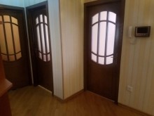 Satılır Yeni Tikili, Binəqədi.r, 9-cu mikrorayon, Memar Əcəmi.m-3