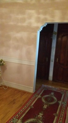 Satılır Köhnə Tikili, Binəqədi.r, 8-ci mikrorayon, Azadlıq.m-9