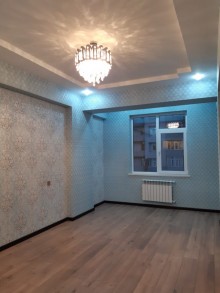 Satılır Yeni Tikili, Binəqədi.r, 9-cu mikrorayon, Azadlıq.m-18