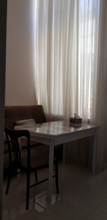 Satılır Köhnə Tikili, Yasamal.r, Yasamal, İnşaatçılar.m-8