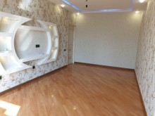 Satılır Köhnə Tikili, Binəqədi.r, 9-cu mikrorayon, Azadlıq.m-17