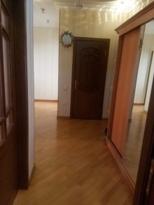 Satılır Yeni Tikili, Binəqədi.r, 9-cu mikrorayon, Azadlıq.m-11