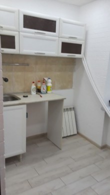 Satılır Köhnə Tikili, Yasamal.r, İnşaatçılar.m-15