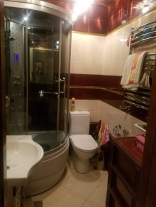 Satılır Yeni Tikili, Binəqədi.r, 9-cu mikrorayon, Memar Əcəmi.m-8